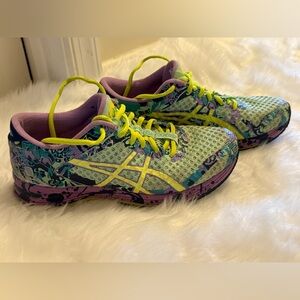 ASICS Gel Noosa Tri 11 Women’s Running Sneakers